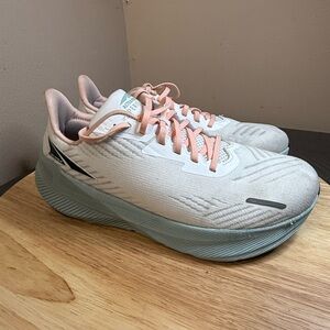 Altra women’s FWD  Experience Running Shoes